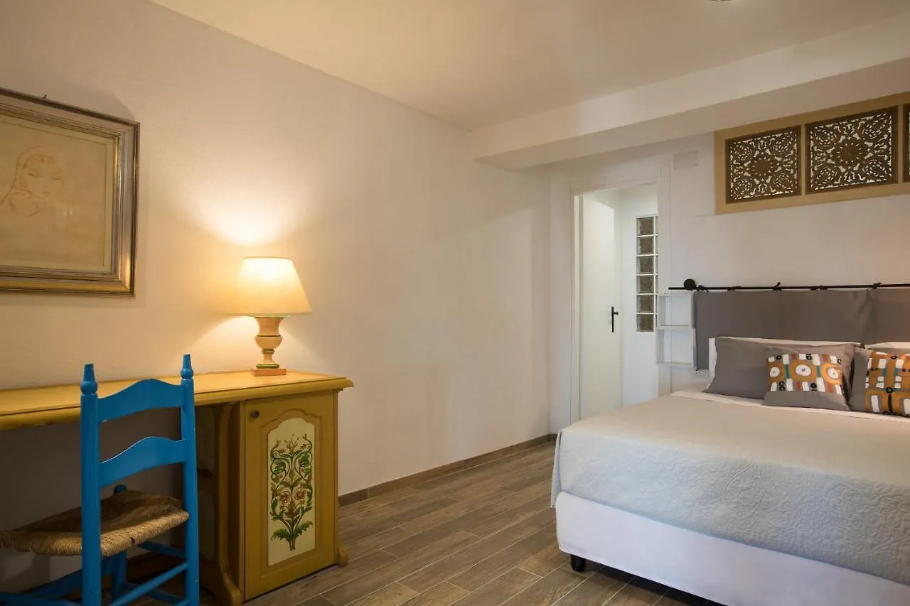 Bed & Breakfast Palmasera Charming Suites Cala Gonone